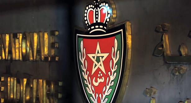 سقوط امرأة مغشيا عليها أمام مصلحة البطاقة الوطنية بسيدي افني