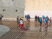 بعد “الكراطا” بكأس العالم للأندية، لاعبو كرة اليد بسيدي افني يزيلون مياه الأمطار ب”الكاشا”- صور