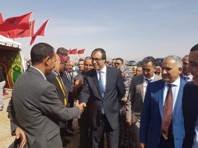 وزير التجهيز و النقل يتفقد اشغال الطريق السريع تزنيت-الداخلة