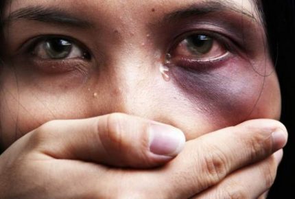 الحكومة تصادق على مشروع مرسوم يتعلق بمحاربة العنف ضد النساء