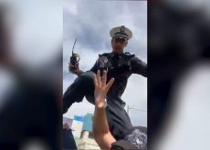 شرطي يعنف الكوميدي أمين الراضي