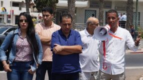 نقابة الصحافيين بأكادير تنفذ وقفة احتجاجية تنديدا بقرارات إذاعة “إم إف إم”