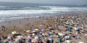 اقبال كثيف على الشواطئ بسبب ارتفاع درجات الحرارة