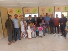 الشاطئ الابيض : توزيع المعدات المدرسية في إطار برنامج الملكي مليون محفظة.