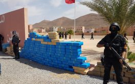 كلميم : عناصر الدرك الملكي تحجز سيارة “امارتية” محملة بالمخدرات