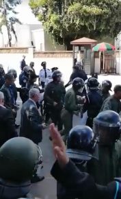 أرامل وأسر شهداء و قدماء العسكريين يحتجون بالعاصمة الرباط