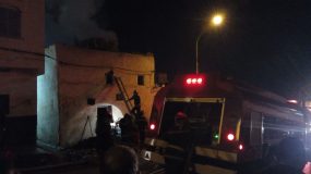 اخماد حريق وانقاذ شخص من موت محقق بسيدي إفني