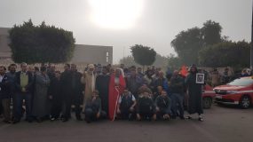 مهنيو سيارات الأجرة الصغيرة يحتجون أمام مقر ولاية جهة كلميم وادنون