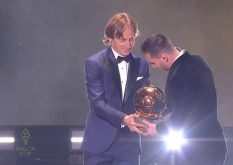 ميسي والكرة الذهبية…أحبها،فأحبته