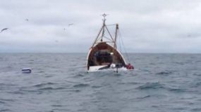 عاجل :شاطئ “تغوا “بسيدي افني يلفظ جثة سادسة لضحايا “المسناوي”