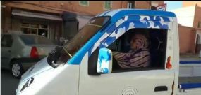 آسية أول امرأة تكسر حاجز العادات بالصحراء بقيادة طاكسي طرود