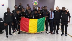 رغم ضغوطات جنوب إفريقيا .. منتخب أنغولا يصل العيون للمشاركة في “كان الصالات” !