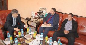 عمدة جماعة كلميم يعقد اجتماعا مع المكتب الوطني للكهرباء والماء الصالح للشرب -قطاع الكهرباء .