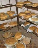 فران الحي رائحة شهية ولذة لا تقاوم.