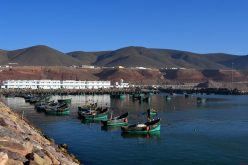 وزارة اعمارة تتفرج..نصف ميناء سيدي إيفني يتهاوى(صور)