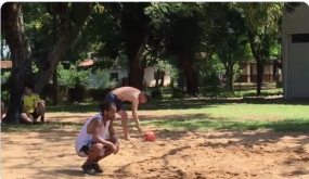 بالفيديو- يوميات السجين رونالدينيو..