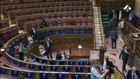 البرلمان الإسباني في جلسة استثنائية بأقل من عشرة نواب