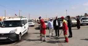 كلميم تنخرط في عملية تعقيم المرافق العمومية ووسائل النقل الحضري لمنع انتشار “كورونا”