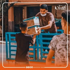 بمناسبة عيد الفطر المبارك جمعية إنسان التطوعية توزّع مساعدات إنسانية على الاسر المعوزة
