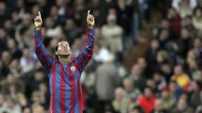 ثلاثة لاعبين من برشلونة وقفت لهم جماهير ريال مدريد احتراما