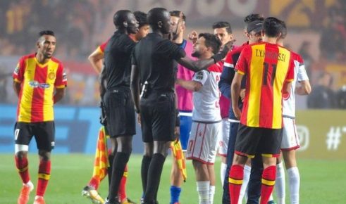 مراقب المباراة : الوداد لم تنسحب و أحمد أحمد هو من أمر بإنهاء نهائي “رادس”