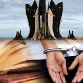 الوطية/الطنطان:اعتقال شخص بحوزته كتبا تكفيرية يعمل في أحد المعامل المتواجدة بالميناء.