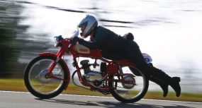 دراجات نارية تهدد حياة المواطنين بشوارع كلميم