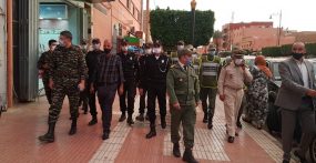 كلميم.. السلطات المحلية تنظم حملة توعوية تحسيسية متنقلة حول الوقاية من جائحة (كوفيد-19)