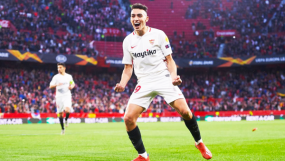 منير الحدادي يصل إلى معسكر المنتخب الوطني المغربي