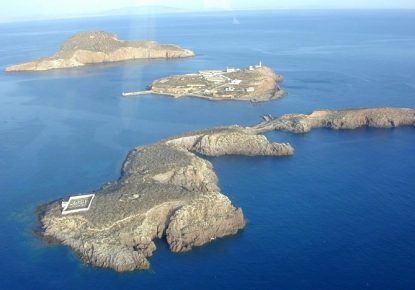 أزمة جديدة بين الرباط ومدريد.. إسبانيا تحتج على إقامة المغرب مزرعة للأسماك قرب الجزر الجعفرية