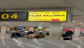 هروب مسافرين مغاربة متجهين الى تركيا بعد نزول طائرتهم باسبانيا