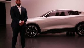 شاب مغربي يبتكر أول سيارة بالعالم تعمل بالهيدروجين