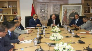 شراكة استراتيجية بالعيون لدعم البنية الاجتماعية والرياضية لموظفي الأمن الوطني.