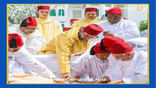 أمير المؤمنين جلالة الملك محمد السادس يؤدي صلاة عيد الأضحى المبارك بمدينة تطوان ويذبح الأضحية باسم جلالته ونيابة عن شعبه الوفي