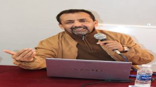 سباق الابل: بين حفظ الذاكرة الثقافية وسيطرة الاستعراض الهجين في “اسبوع الجمل”