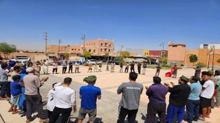 احتجاجات تجار الزاك ضد قرار منع وقوف الحافلات العسكرية