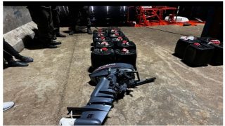 زورق الإنقاذ “آيت باعمران” ينقذ عشرات المهاجرين بسواحل سيدي إفني وسط فوضى ومحاولات اعتداء على طاقمه