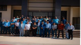 تستقبل مدينة العيون وفد الصحفيين العرب في زيارة ميدانية تسلط الضوء على نهضتها التنموية.