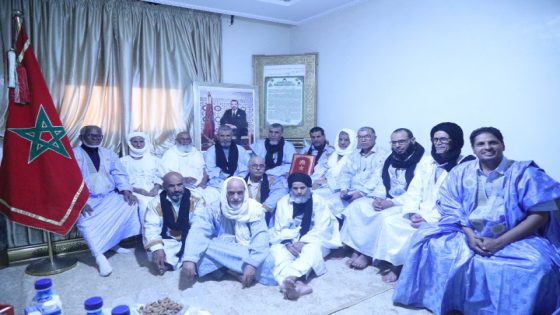 أعيان قبيلة الشرفاء النواجي بكلميم يجددون الولاء والإخلاص للعرش العلوي المجيد بمناسبة الذكرى الخمسين للمسيرة الخضراء