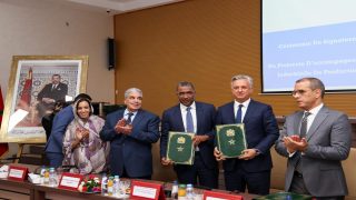 اتفاقية استثمارية كبرى لإحداث وحدة صناعية للبوليـسيلسيوم تعزز مكانة طانطان كقطب صناعي صاعد